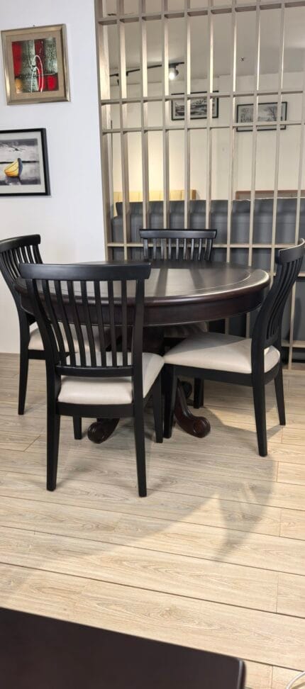 Sphinx Dining Table